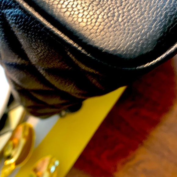 CHANEL Cavair medallion tote Excellent Condition - Picture 8 of 11